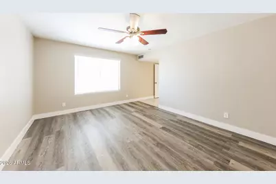 10215 N 35th Drive, Phoenix, AZ 85051 - Photo 8