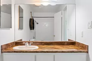 4001 S Hazelton Ln, Tempe, AZ 85282 - Photo 22