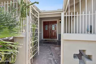 4001 S Hazelton Ln, Tempe, AZ 85282 - Photo 6