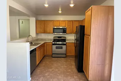 6027 W Encinas Lane, Phoenix, AZ 85043 - Photo 8