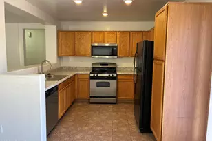 6027 W Encinas Ln, Phoenix, AZ 85043 - Photo 8