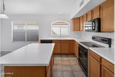 8916 W Davis Road, Peoria, AZ 85382 - Photo 6