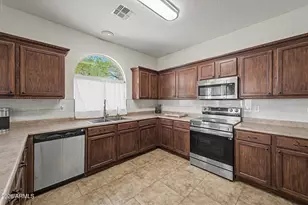 2527 S 89th Dr, Tolleson, AZ 85353 - Photo 10