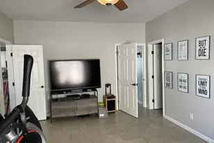 12376 W Sells Dr, Avondale, AZ 85392 - Photo 10