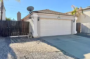 3943 W Whispering Wind Dr, Glendale, AZ 85310 - Photo 2