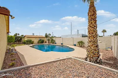 802 E Roberts Road, Phoenix, AZ 85022 - Photo 22