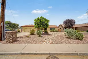 802 E Roberts Rd, Phoenix, AZ 85022 - Photo 1