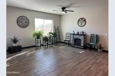 10605 W Catalina Drive, Avondale, AZ 85392 - Photo 6