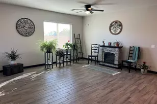 10605 W Catalina Dr, Avondale, AZ 85392 - Photo 6