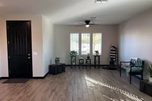 10605 W Catalina Dr, Avondale, AZ 85392 - Photo 4