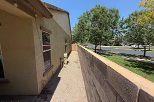 4095 E Comstock Dr, Gilbert, AZ 85296 - Photo 50