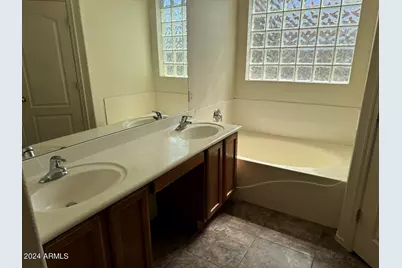 9401 W Berkeley Road, Phoenix, AZ 85037 - Photo 20