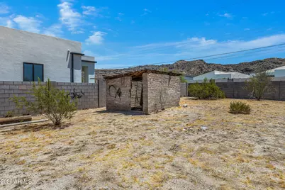 2237 E Desert Lane, Phoenix, AZ 85042 - Photo 16