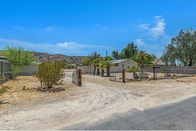 2237 E Desert Lane, Phoenix, AZ 85042 - Photo 4
