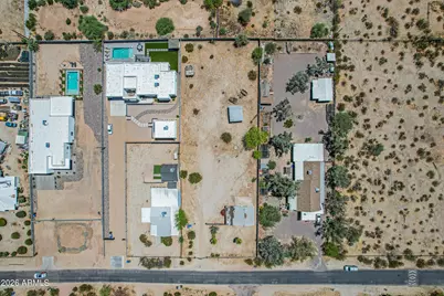 2237 E Desert Lane, Phoenix, AZ 85042 - Photo 26