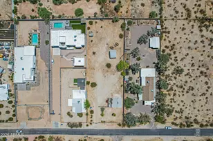 2241 E Desert Ln, Phoenix, AZ 85042 - Photo 26