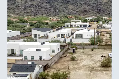 2241 E Desert Lane, Phoenix, AZ 85042 - Photo 4