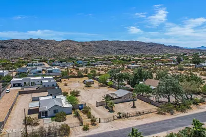 2241 E Desert Lane, Phoenix, AZ 85042 - Photo 6