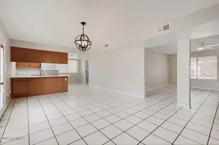 3243 N 77th Dr, Phoenix, AZ 85033 - Photo 10