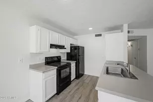 5236 W Peoria Ave, Glendale, AZ 85302 - Photo 12
