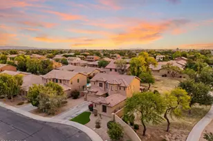 82 W Raven Dr, Chandler, AZ 85286 - Photo 2