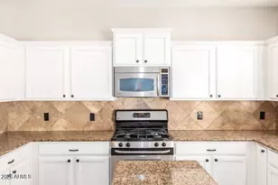 18606 W Sunnyslope Ln, Waddell, AZ 85355 - Photo 8