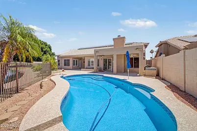 6334 W Louise Drive, Glendale, AZ 85310 - Photo 2