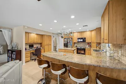 9146 W Oraibi Drive, Peoria, AZ 85382 - Photo 4