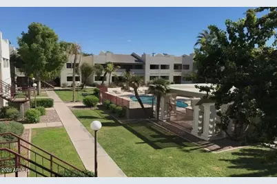 3301 E Earll Drive #119, Phoenix, AZ 85018 - Photo 2