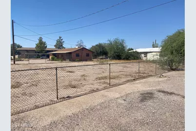 1512 N Granite Street #B, Florence, AZ 85132 - Photo 2