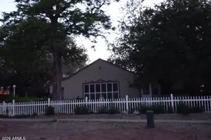 160 S 1st St E, Saint Johns, AZ 85936 - Photo 2