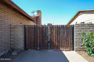 5126 W Mercer Ln, Glendale, AZ 85304 - Photo 4