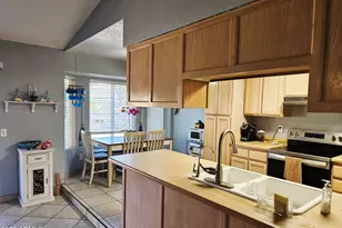 3437 W Helena Dr, Phoenix, AZ 85053 - Photo 2