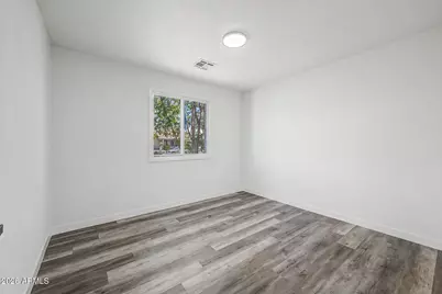 3030 N 64th Drive, Phoenix, AZ 85033 - Photo 18