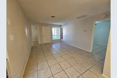 312 W Yukon Drive #7, Phoenix, AZ 85027 - Photo 2