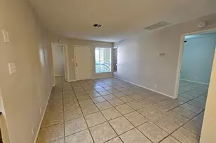 312 W Yukon Dr, Phoenix, AZ 85027 - Photo 2