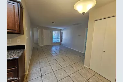 312 W Yukon Drive #7, Phoenix, AZ 85027 - Photo 4