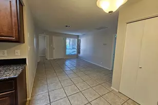 312 W Yukon Dr, Phoenix, AZ 85027 - Photo 4