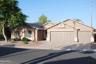 143 N Joshua Tree Ln, Gilbert, AZ 85234 - Photo 2