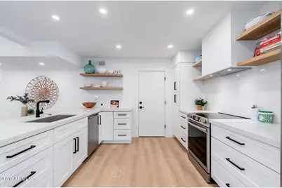 10 W Georgia Avenue #16, Phoenix, AZ 85013 - Photo 2