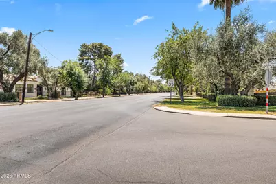 230 W Morten Avenue, Phoenix, AZ 85021 - Photo 90