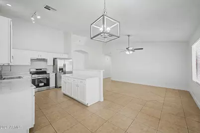 6802 W Crittenden Lane, Phoenix, AZ 85033 - Photo 18