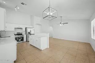 6802 W Crittenden Ln, Phoenix, AZ 85033 - Photo 18