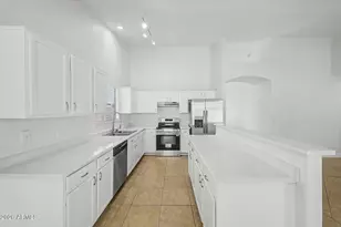 6802 W Crittenden Ln, Phoenix, AZ 85033 - Photo 14