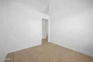 6802 W Crittenden Ln, Phoenix, AZ 85033 - Photo 12