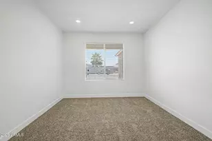 6802 W Crittenden Ln, Phoenix, AZ 85033 - Photo 32