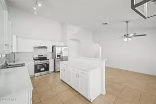 6802 W Crittenden Ln, Phoenix, AZ 85033 - Photo 22