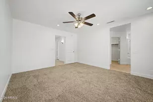 6802 W Crittenden Ln, Phoenix, AZ 85033 - Photo 32