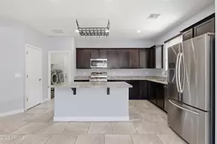 10319 W Rosewood Ln, Peoria, AZ 85383 - Photo 4
