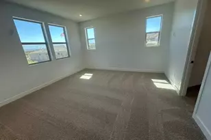 2122 W Desert View Dr, Phoenix, AZ 85041 - Photo 10